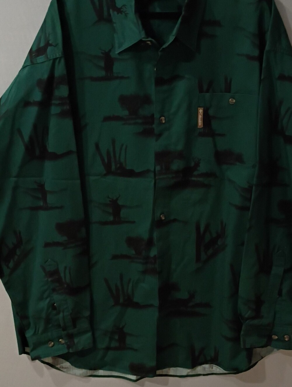 Columbia Men's Green Printed Long-Sleeve Button-Up Shirt